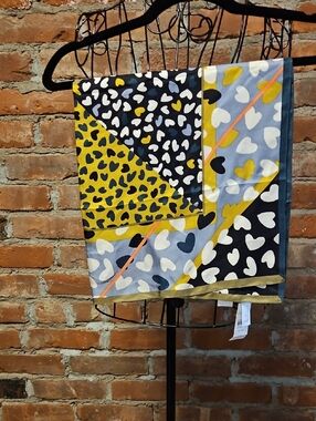 Ann Taylor Heart Print Colorblock Scarf in Black, White & Gold